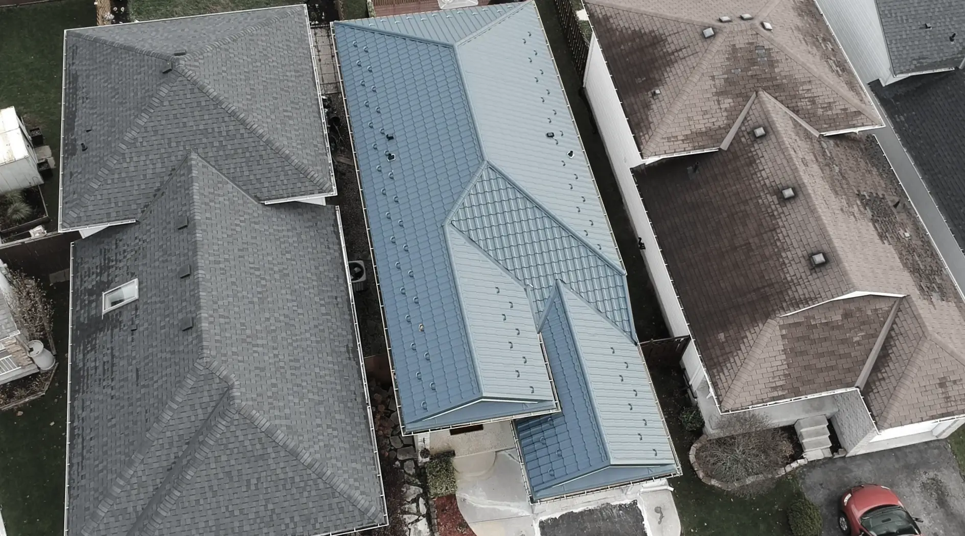 Metal Roofing vs Asphalt Shingles